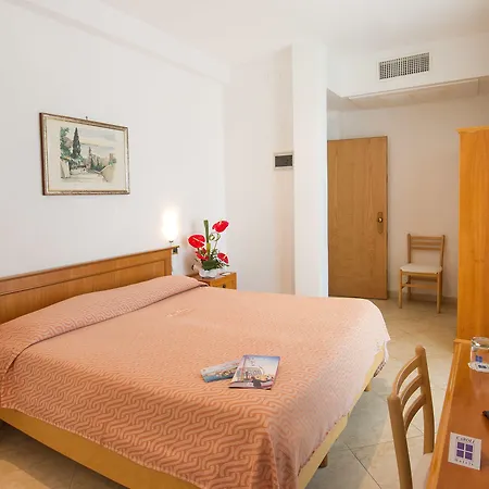 Hotel Joli Park - Caroli 3*