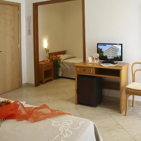 Joli Park - Caroli 3*