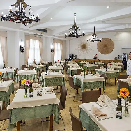 Joli Park - Caroli 3*