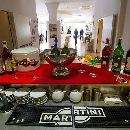 Hotell Joli Park - Caroli