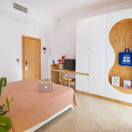Joli Park - Caroli 3*