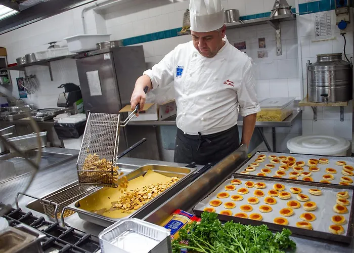 Joli Park - Caroli Ξενοδοχείο 3*