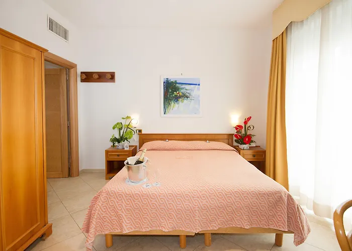 Joli Park - Caroli 3*