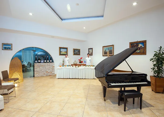 Joli Park - Caroli 3*