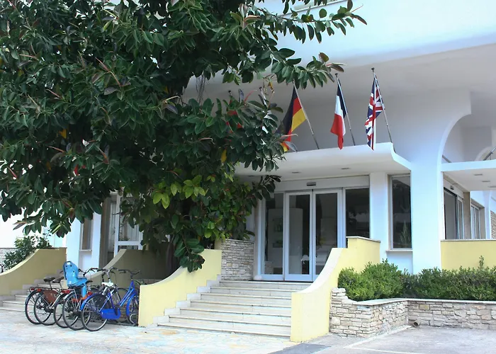 Joli Park - Caroli 3*